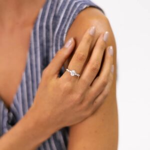 ANEL DE OURO 18K